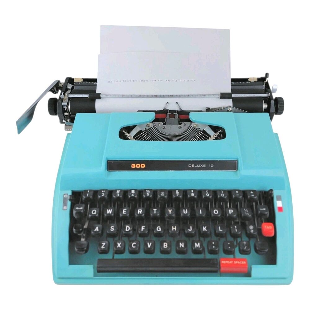SS Kresge Wedgefield 300 Deluxe 12 Turquoise Typewriter & Case Working Japan - Picture 3 of 16